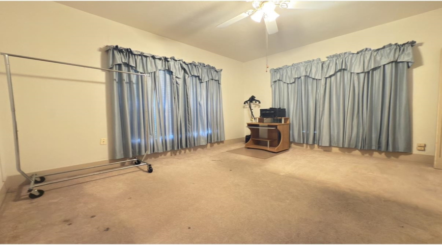 1414 Garfield St, Laredo, Texas 78040, 2 Bedrooms Bedrooms, 5 Rooms Rooms,1 BathroomBathrooms,Residential,For Sale,1414 Garfield St,20253128