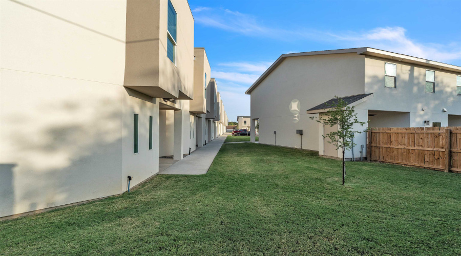 504 Gale Ct, Laredo, Texas 78041, 3 Bedrooms Bedrooms, 5 Rooms Rooms,2 BathroomsBathrooms,Residential,For Sale,504 Gale Ct,20253133