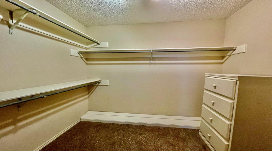 100 Village Blvd, Laredo, Texas 78041, 2 Bedrooms Bedrooms, 4 Rooms Rooms,2 BathroomsBathrooms,Residential,For Rent,100 Village Blvd,20253143