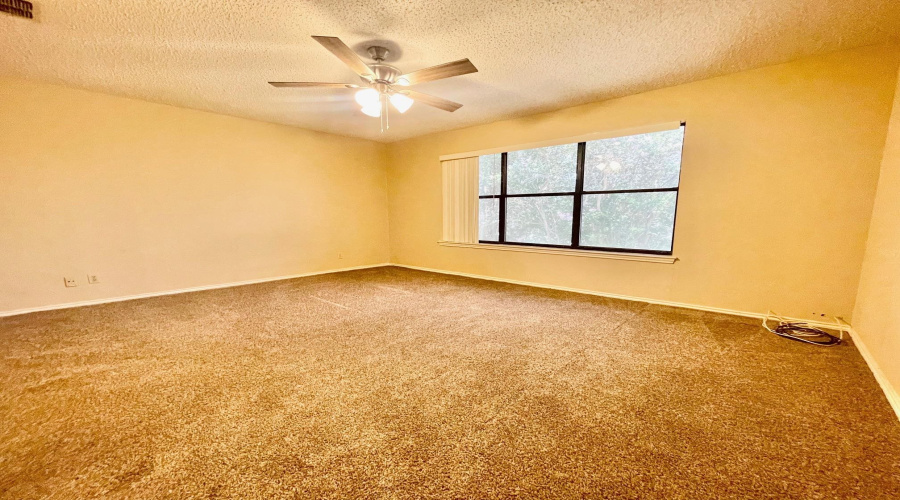 100 Village Blvd, Laredo, Texas 78041, 2 Bedrooms Bedrooms, 4 Rooms Rooms,2 BathroomsBathrooms,Residential,For Rent,100 Village Blvd,20253143
