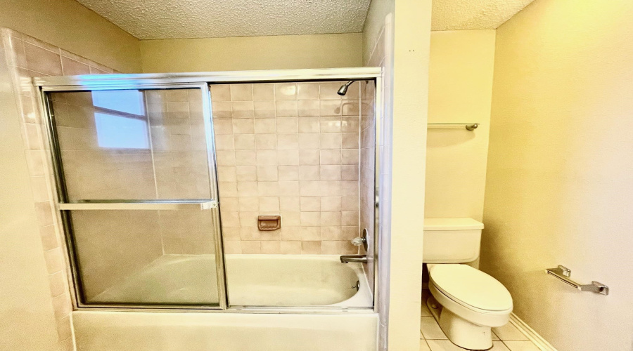 100 Village Blvd, Laredo, Texas 78041, 2 Bedrooms Bedrooms, 4 Rooms Rooms,2 BathroomsBathrooms,Residential,For Rent,100 Village Blvd,20253143