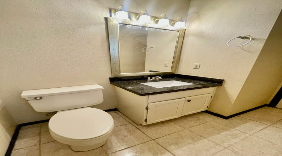 100 Village Blvd, Laredo, Texas 78041, 2 Bedrooms Bedrooms, 4 Rooms Rooms,2 BathroomsBathrooms,Residential,For Rent,100 Village Blvd,20253143