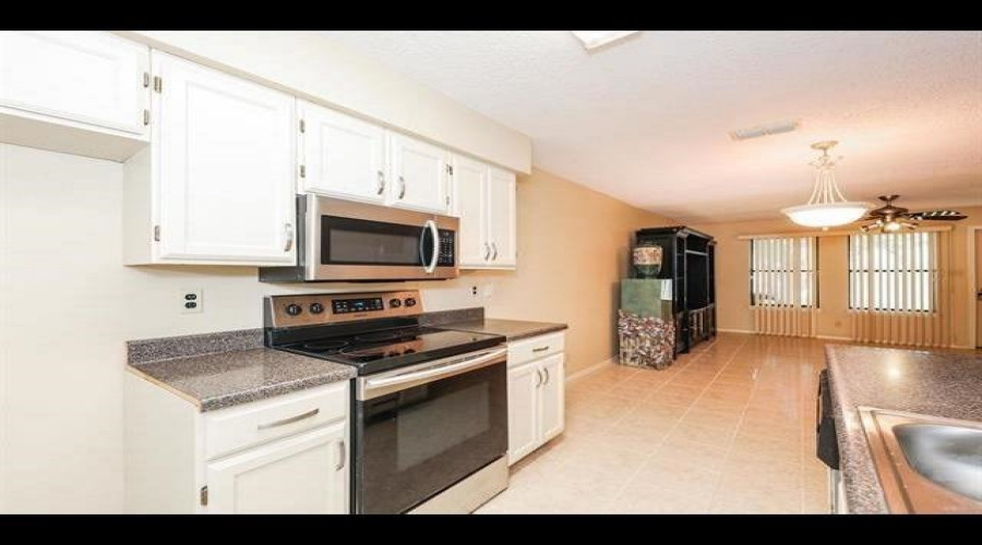 100 Village Blvd, Laredo, Texas 78041, 2 Bedrooms Bedrooms, 4 Rooms Rooms,2 BathroomsBathrooms,Residential,For Rent,100 Village Blvd,20253143