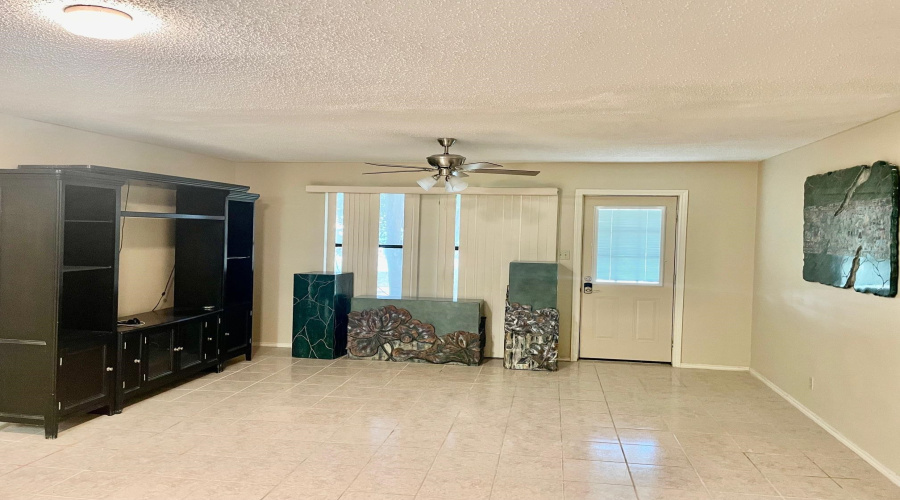 100 Village Blvd, Laredo, Texas 78041, 2 Bedrooms Bedrooms, 4 Rooms Rooms,2 BathroomsBathrooms,Residential,For Rent,100 Village Blvd,20253143
