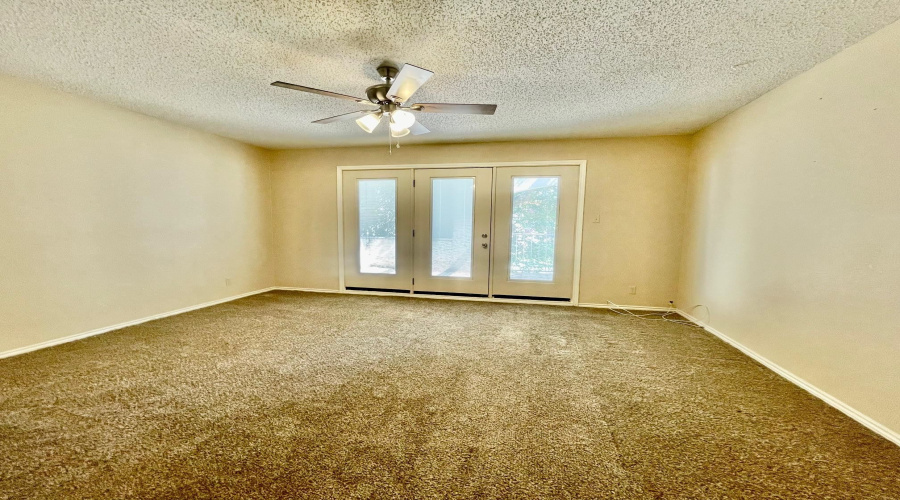 100 Village Blvd, Laredo, Texas 78041, 2 Bedrooms Bedrooms, 4 Rooms Rooms,2 BathroomsBathrooms,Residential,For Rent,100 Village Blvd,20253143