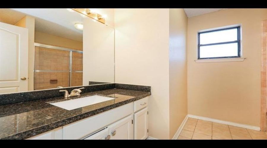 100 Village Blvd, Laredo, Texas 78041, 2 Bedrooms Bedrooms, 4 Rooms Rooms,2 BathroomsBathrooms,Residential,For Rent,100 Village Blvd,20253143