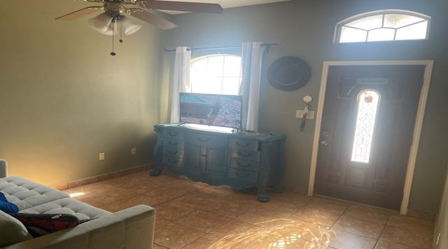 1050 Trent Dr, LAREDO, Texas 78046-5555, 3 Bedrooms Bedrooms, 6 Rooms Rooms,2 BathroomsBathrooms,Residential,For Sale,1050 Trent Dr,20253144