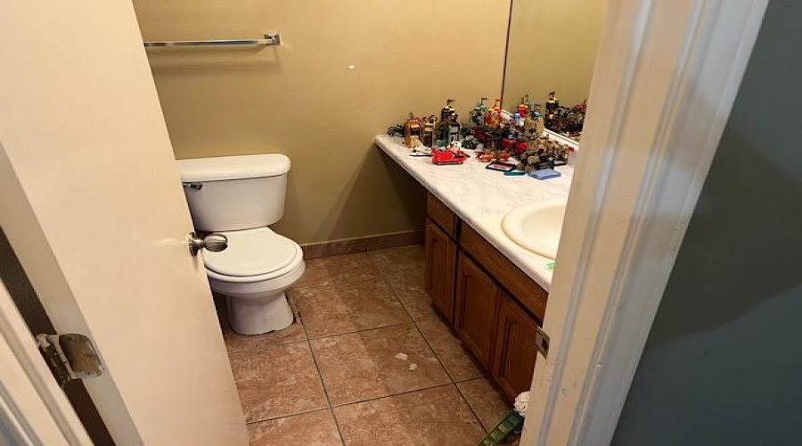 1050 Trent Dr, LAREDO, Texas 78046-5555, 3 Bedrooms Bedrooms, 6 Rooms Rooms,2 BathroomsBathrooms,Residential,For Sale,1050 Trent Dr,20253144