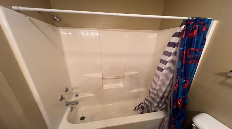 1050 Trent Dr, LAREDO, Texas 78046-5555, 3 Bedrooms Bedrooms, 6 Rooms Rooms,2 BathroomsBathrooms,Residential,For Sale,1050 Trent Dr,20253144