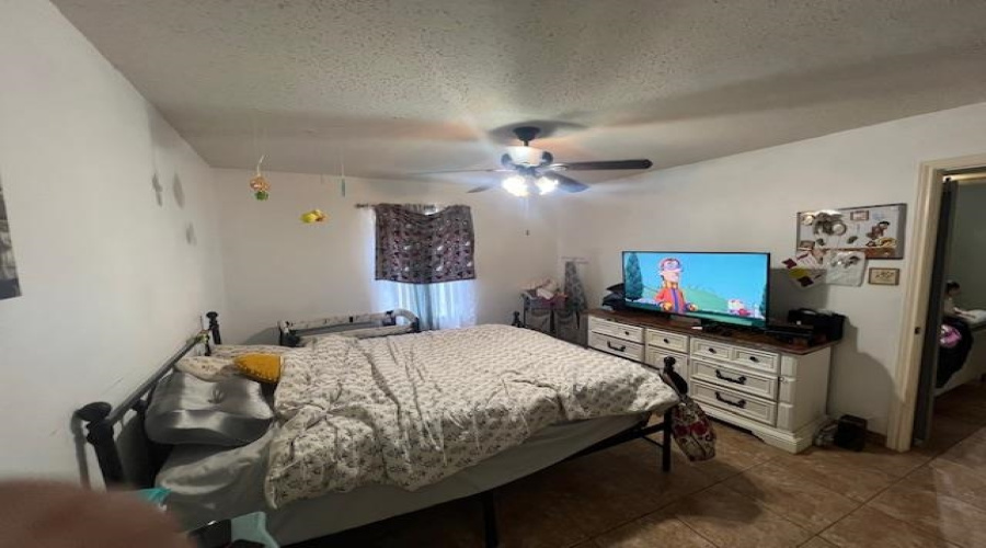 1050 Trent Dr, LAREDO, Texas 78046-5555, 3 Bedrooms Bedrooms, 6 Rooms Rooms,2 BathroomsBathrooms,Residential,For Sale,1050 Trent Dr,20253144