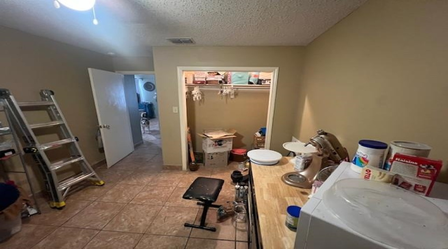 1050 Trent Dr, LAREDO, Texas 78046-5555, 3 Bedrooms Bedrooms, 6 Rooms Rooms,2 BathroomsBathrooms,Residential,For Sale,1050 Trent Dr,20253144