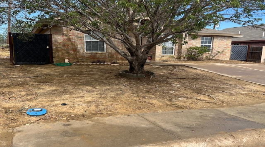 1050 Trent Dr, LAREDO, Texas 78046-5555, 3 Bedrooms Bedrooms, 6 Rooms Rooms,2 BathroomsBathrooms,Residential,For Sale,1050 Trent Dr,20253144