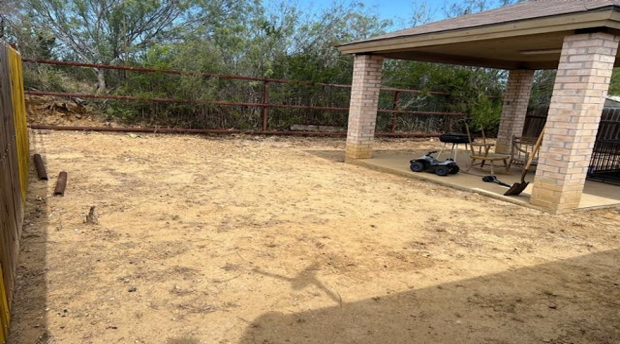 1050 Trent Dr, LAREDO, Texas 78046-5555, 3 Bedrooms Bedrooms, 6 Rooms Rooms,2 BathroomsBathrooms,Residential,For Sale,1050 Trent Dr,20253144