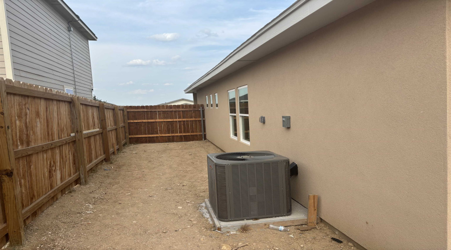 5730 St. Dominic, Laredo, Texas 78046, 3 Bedrooms Bedrooms, 5 Rooms Rooms,2 BathroomsBathrooms,Residential,For Sale,5730 St. Dominic,20252755
