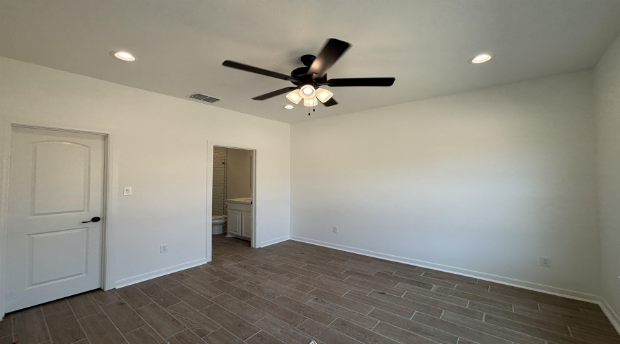 5730 St. Dominic, Laredo, Texas 78046, 3 Bedrooms Bedrooms, 5 Rooms Rooms,2 BathroomsBathrooms,Residential,For Sale,5730 St. Dominic,20252755