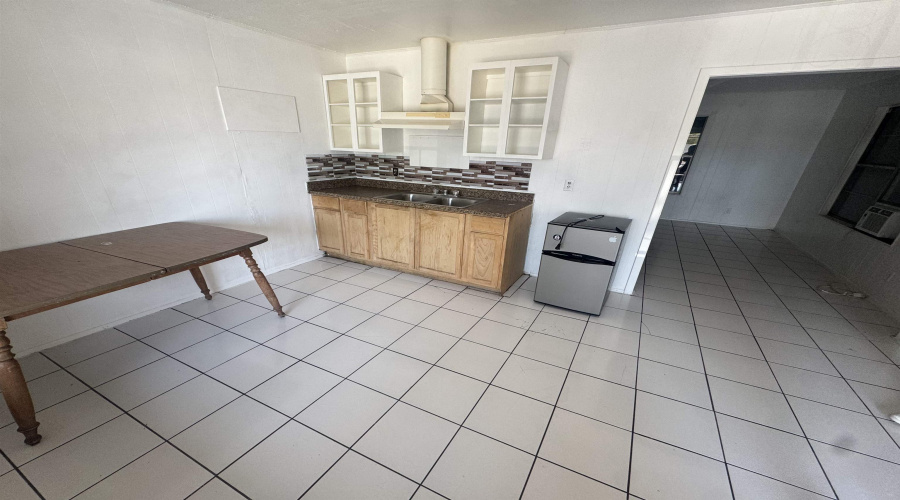 520 Hidalgo St, Laredo, Texas 78040, 1 Bedroom Bedrooms, 2 Rooms Rooms,1 BathroomBathrooms,Residential,For Rent,520 Hidalgo St,20252756