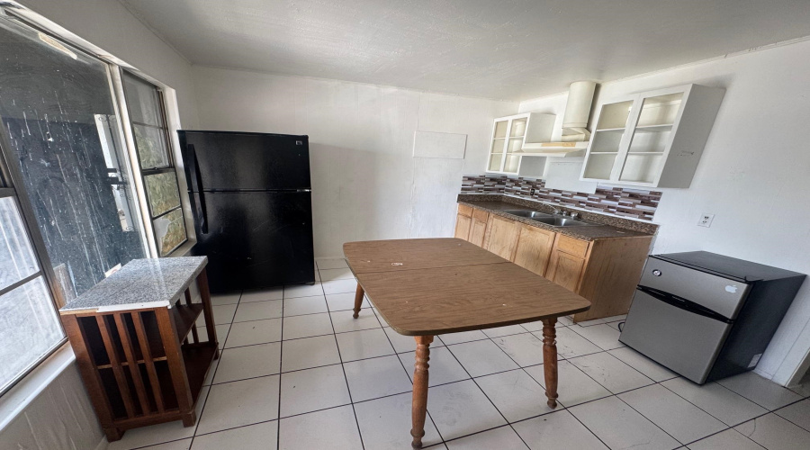 520 Hidalgo St, Laredo, Texas 78040, 1 Bedroom Bedrooms, 2 Rooms Rooms,1 BathroomBathrooms,Residential,For Rent,520 Hidalgo St,20252756