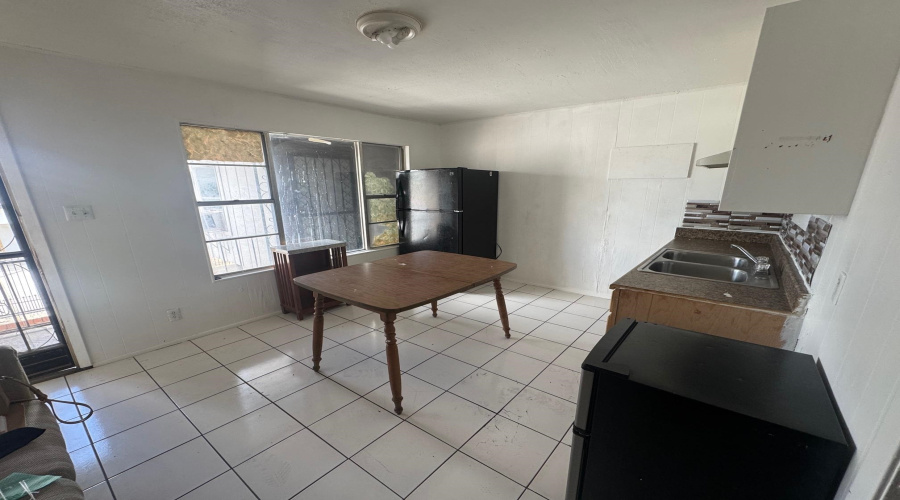 520 Hidalgo St, Laredo, Texas 78040, 1 Bedroom Bedrooms, 2 Rooms Rooms,1 BathroomBathrooms,Residential,For Rent,520 Hidalgo St,20252756