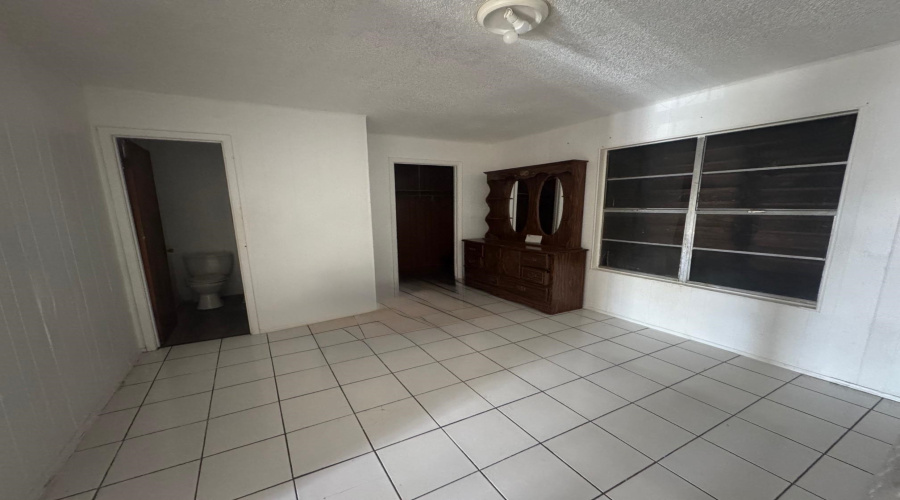 520 Hidalgo St, Laredo, Texas 78040, 1 Bedroom Bedrooms, 2 Rooms Rooms,1 BathroomBathrooms,Residential,For Rent,520 Hidalgo St,20252756