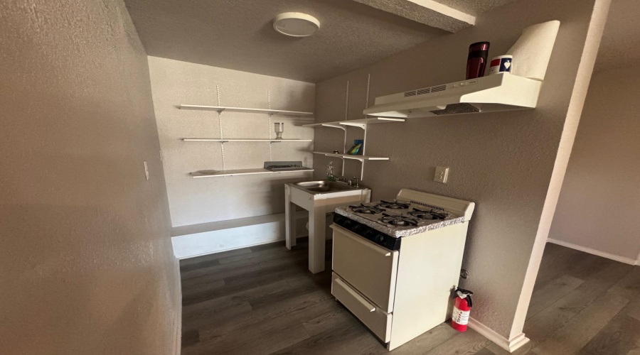 520 Hidalgo St, Laredo, Texas 78040, 1 Bedroom Bedrooms, 1 Room Rooms,1 BathroomBathrooms,Residential,For Rent,520 Hidalgo St,20252757