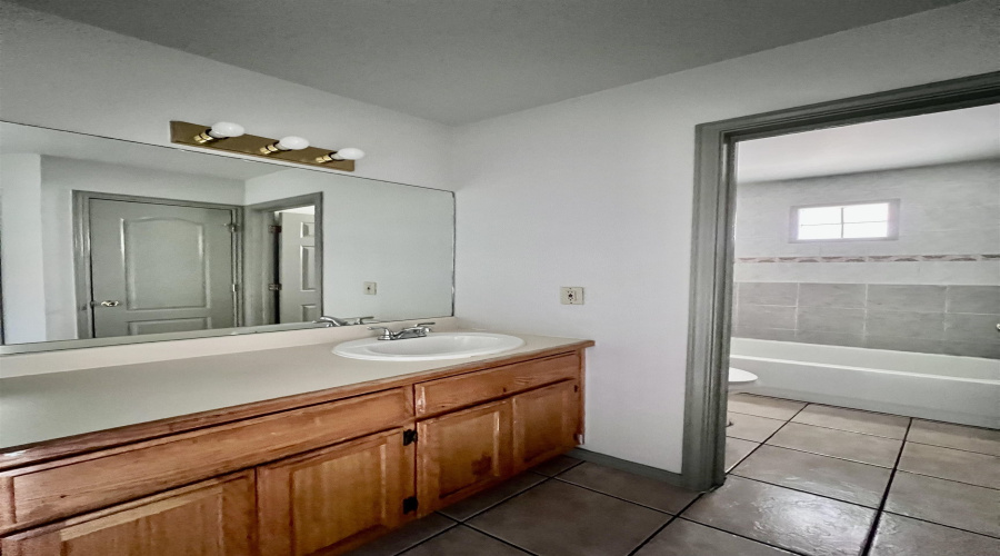 507 Shiloh Dr, Laredo, Texas 78045, 2 Bedrooms Bedrooms, 4 Rooms Rooms,1 BathroomBathrooms,Residential,For Rent,507 Shiloh Dr,20252761