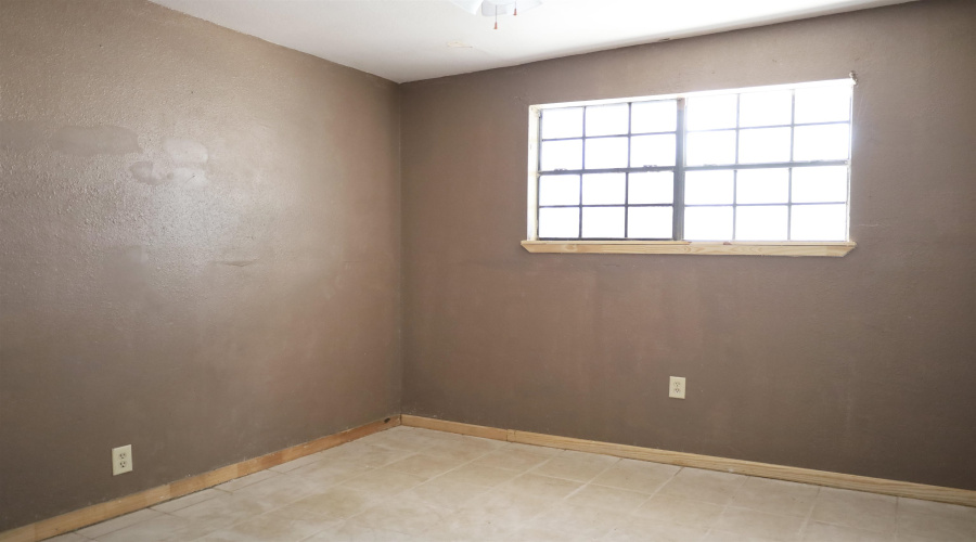 303 Plaza Ln, Laredo, Texas 78043, 4 Bedrooms Bedrooms, 6 Rooms Rooms,1 BathroomBathrooms,Residential,For Sale,303 Plaza Ln,20252767