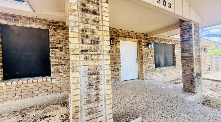 303 Plaza Ln, Laredo, Texas 78043, 4 Bedrooms Bedrooms, 6 Rooms Rooms,1 BathroomBathrooms,Residential,For Sale,303 Plaza Ln,20252767