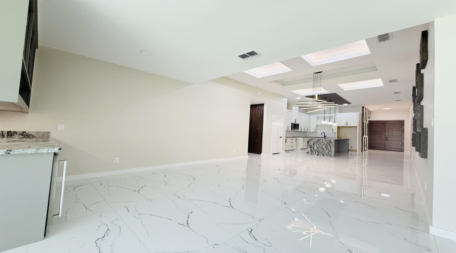 8707 Plantation East Dr, Laredo, Texas 78045, 5 Bedrooms Bedrooms, 8 Rooms Rooms,3 BathroomsBathrooms,Residential,For Sale,8707 Plantation East Dr,20252776