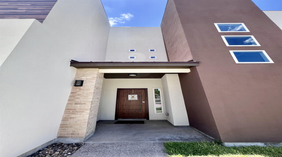 9653 McPherson Rd, Laredo, Texas 78045, 3 Bedrooms Bedrooms, 7 Rooms Rooms,2 BathroomsBathrooms,Residential,For Rent,9653 McPherson Rd,20252780