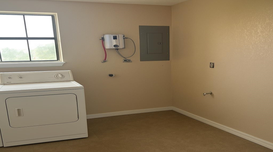 2061 Retama Dr, Zapata, Texas 78076, 2 Bedrooms Bedrooms, 5 Rooms Rooms,1 BathroomBathrooms,Residential,For Sale,2061 Retama Dr,20253174