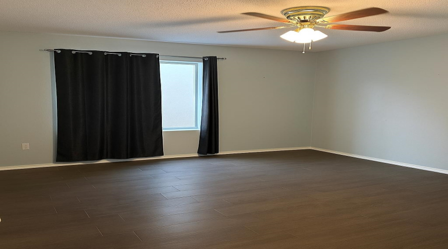 2061 Retama Dr, Zapata, Texas 78076, 2 Bedrooms Bedrooms, 5 Rooms Rooms,1 BathroomBathrooms,Residential,For Sale,2061 Retama Dr,20253174