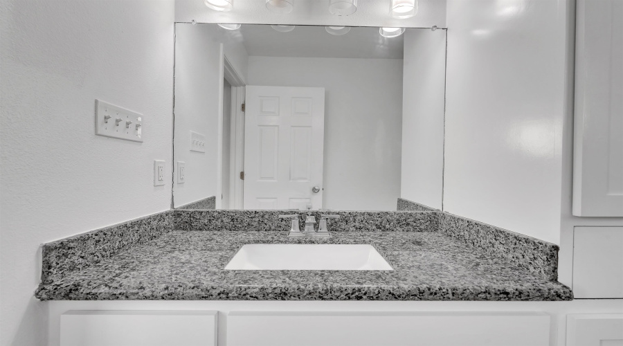 3612 Octavia Dr., Laredo, Texas 78046, 3 Bedrooms Bedrooms, 5 Rooms Rooms,2 BathroomsBathrooms,Residential,For Sale,3612 Octavia Dr.,20252801