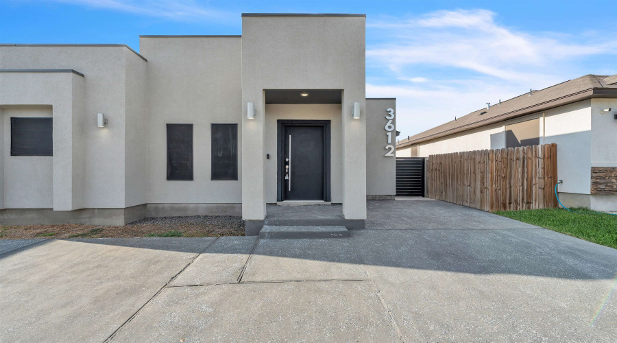 3612 Octavia Dr., Laredo, Texas 78046, 3 Bedrooms Bedrooms, 5 Rooms Rooms,2 BathroomsBathrooms,Residential,For Sale,3612 Octavia Dr.,20252801