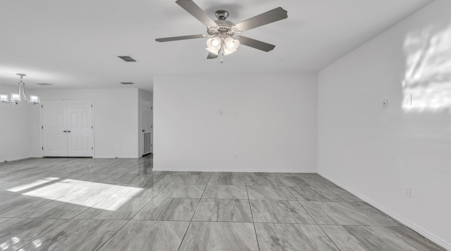 3612 Octavia Dr., Laredo, Texas 78046, 3 Bedrooms Bedrooms, 5 Rooms Rooms,2 BathroomsBathrooms,Residential,For Sale,3612 Octavia Dr.,20252801