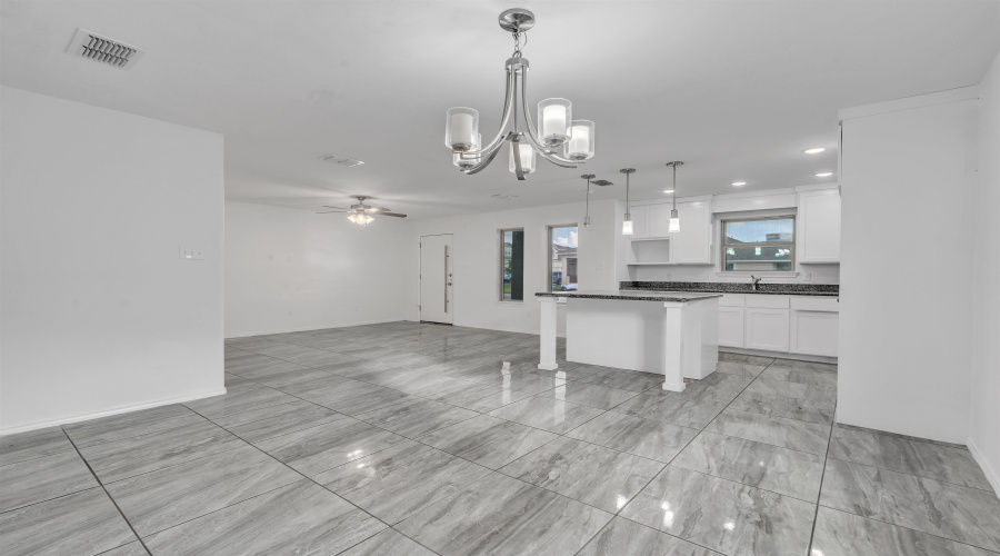 3612 Octavia Dr., Laredo, Texas 78046, 3 Bedrooms Bedrooms, 5 Rooms Rooms,2 BathroomsBathrooms,Residential,For Sale,3612 Octavia Dr.,20252801