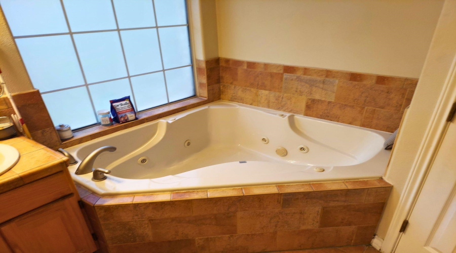 2802 Don Sergio Dr, Laredo, Texas 78045, 3 Bedrooms Bedrooms, 8 Rooms Rooms,2 BathroomsBathrooms,Residential,For Rent,2802 Don Sergio Dr,20252803