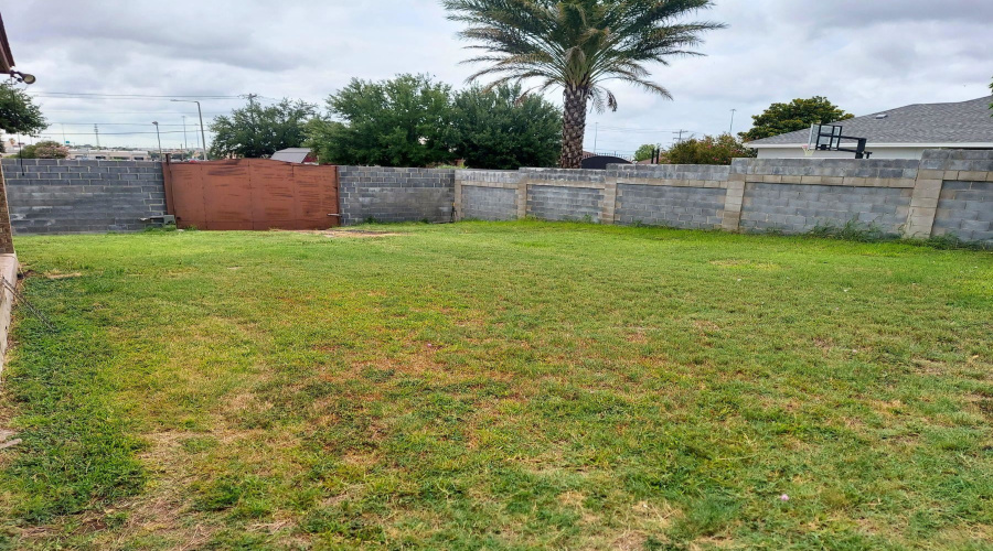 2802 Don Sergio Dr, Laredo, Texas 78045, 3 Bedrooms Bedrooms, 8 Rooms Rooms,2 BathroomsBathrooms,Residential,For Rent,2802 Don Sergio Dr,20252803