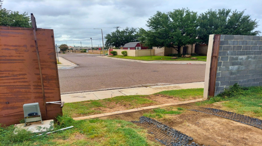 2802 Don Sergio Dr, Laredo, Texas 78045, 3 Bedrooms Bedrooms, 8 Rooms Rooms,2 BathroomsBathrooms,Residential,For Rent,2802 Don Sergio Dr,20252803