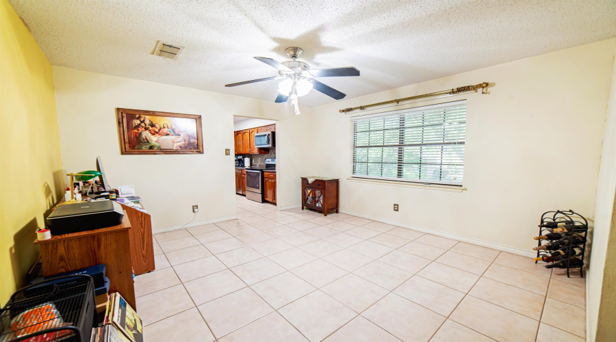 173 Arizona Lp, Laredo, Texas 78041, 4 Bedrooms Bedrooms, 8 Rooms Rooms,2 BathroomsBathrooms,Residential,For Sale,173 Arizona Lp,20252818