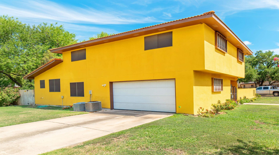 173 Arizona Lp, Laredo, Texas 78041, 4 Bedrooms Bedrooms, 8 Rooms Rooms,2 BathroomsBathrooms,Residential,For Sale,173 Arizona Lp,20252818