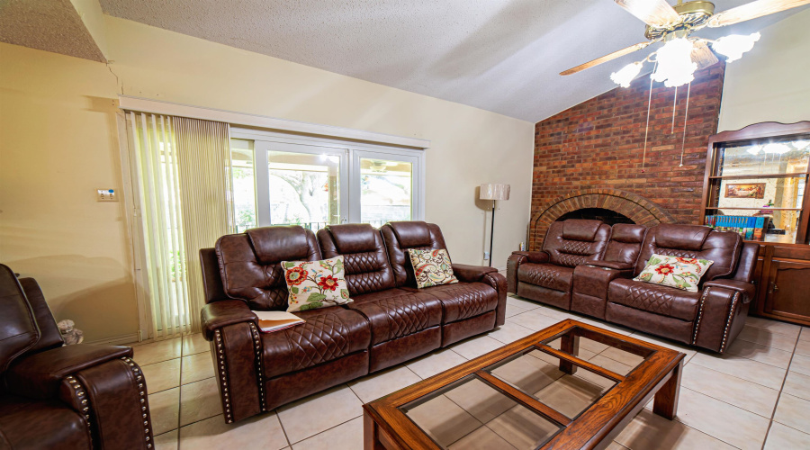 173 Arizona Lp, Laredo, Texas 78041, 4 Bedrooms Bedrooms, 8 Rooms Rooms,2 BathroomsBathrooms,Residential,For Sale,173 Arizona Lp,20252818