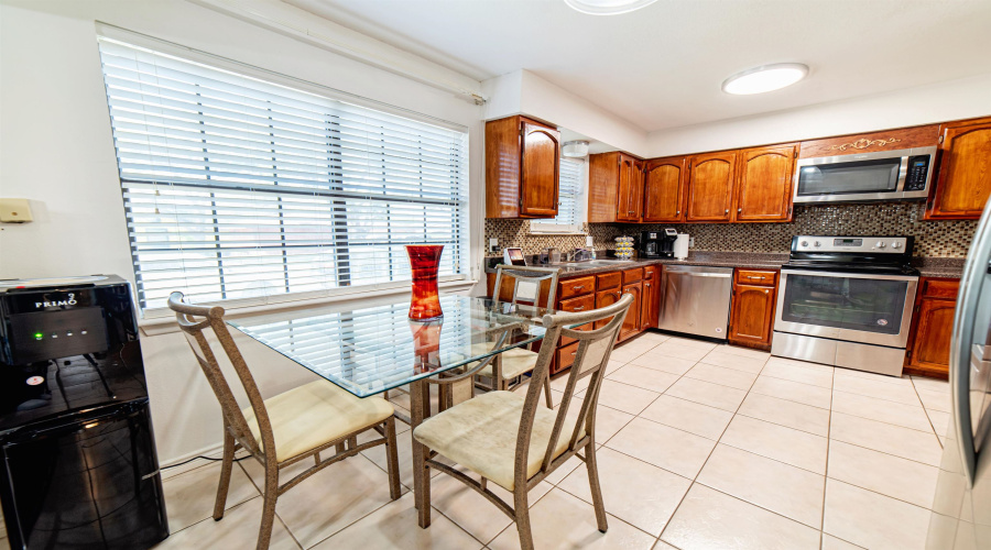 173 Arizona Lp, Laredo, Texas 78041, 4 Bedrooms Bedrooms, 8 Rooms Rooms,2 BathroomsBathrooms,Residential,For Sale,173 Arizona Lp,20252818