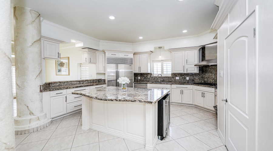 314 Bordeaux Dr, Laredo, Texas 78041, 4 Bedrooms Bedrooms, 11 Rooms Rooms,4 BathroomsBathrooms,Residential,For Sale,314 Bordeaux Dr,20252820