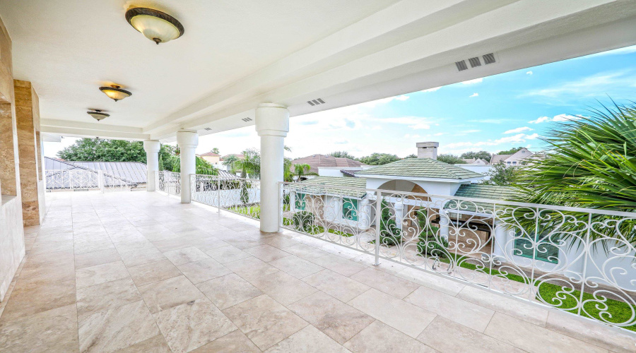 314 Bordeaux Dr, Laredo, Texas 78041, 4 Bedrooms Bedrooms, 11 Rooms Rooms,4 BathroomsBathrooms,Residential,For Sale,314 Bordeaux Dr,20252820