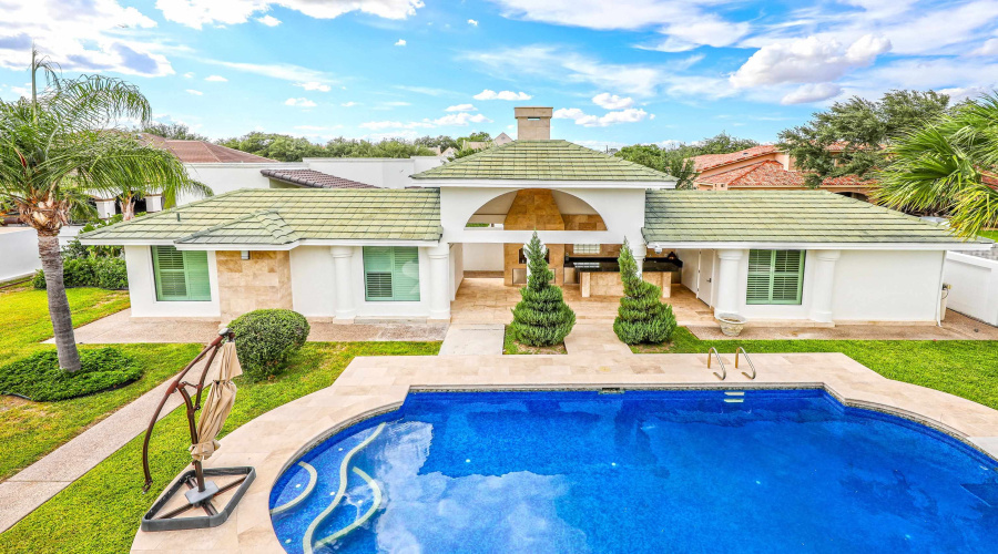 314 Bordeaux Dr, Laredo, Texas 78041, 4 Bedrooms Bedrooms, 11 Rooms Rooms,4 BathroomsBathrooms,Residential,For Sale,314 Bordeaux Dr,20252820