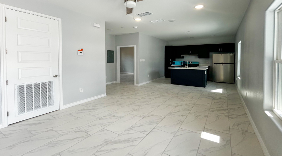 615 E Lane St, Laredo, Texas 78040, 2 Bedrooms Bedrooms, 3 Rooms Rooms,1 BathroomBathrooms,Residential,For Rent,615 E Lane St,20252830