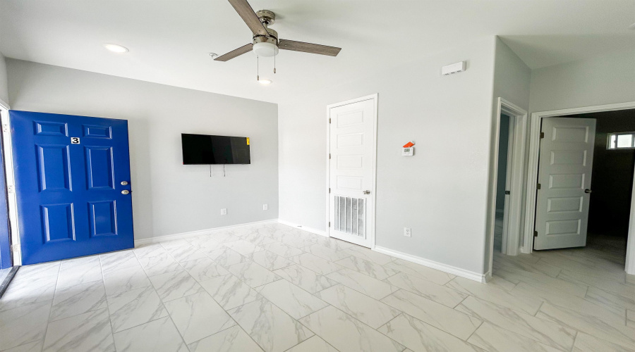 615 E Lane St, Laredo, Texas 78040, 2 Bedrooms Bedrooms, 3 Rooms Rooms,1 BathroomBathrooms,Residential,For Rent,615 E Lane St,20252830