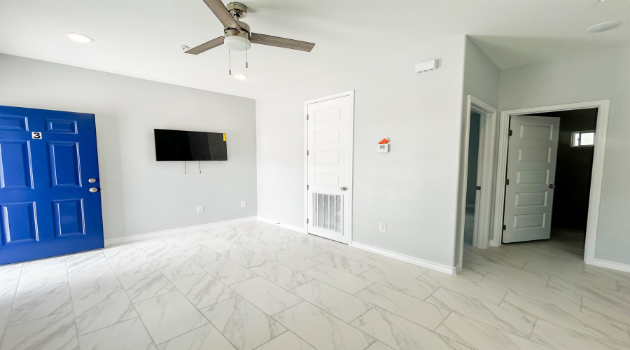 615 E Lane St, Laredo, Texas 78040, 2 Bedrooms Bedrooms, 3 Rooms Rooms,1 BathroomBathrooms,Residential,For Rent,615 E Lane St,20252830