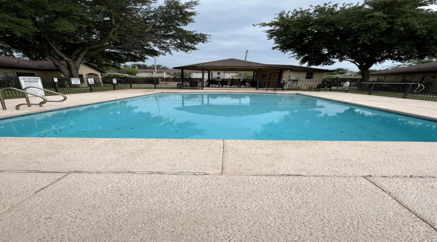 510 Shiloh Dr, Laredo, Texas 78045, 3 Bedrooms Bedrooms, 6 Rooms Rooms,2 BathroomsBathrooms,Residential,For Rent,510 Shiloh Dr,20252862