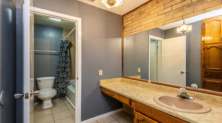 412 Gale St, LAREDO, Texas 78041, 2 Bedrooms Bedrooms, 4 Rooms Rooms,1 BathroomBathrooms,Residential,For Rent,412 Gale St,20252865 412 Gale St, LAREDO, Texas 78041, 2 Bedrooms Bedrooms, 4 Rooms Rooms,1 BathroomBathrooms,Residential,For Rent,412 Gale St,20252865